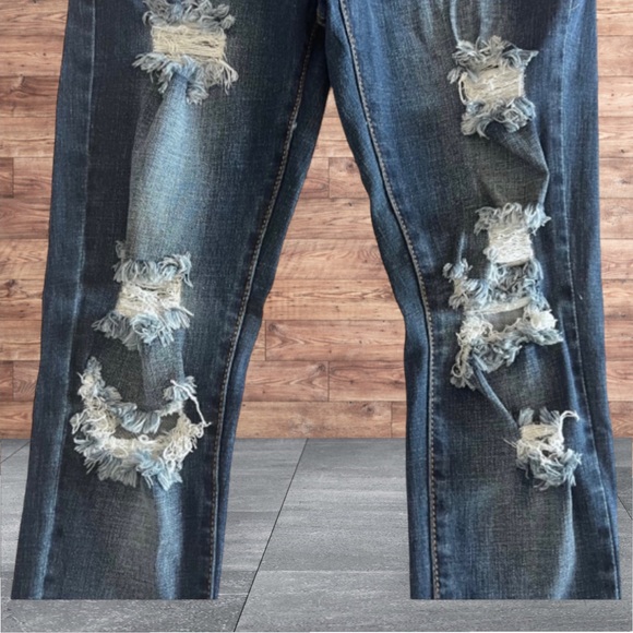 FASHION NOVA MEDIUM WASH JEANS - Picture 10 of 12